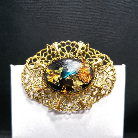 Vintage Lucite Filigree Brooch, Gold Foil, 1960s Jewelry - Picture 5 of 10